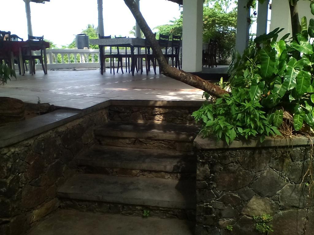 The Ocean Bed & Breakfast Unawatuna Exterior photo
